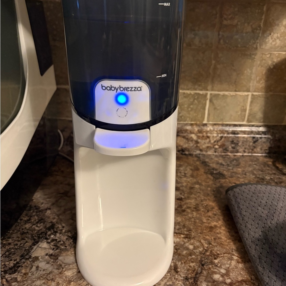 Baby brezza water dispenser 
Dispenses perfect temperature water for bottles